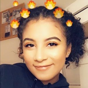 Meet your Posher, Solaya